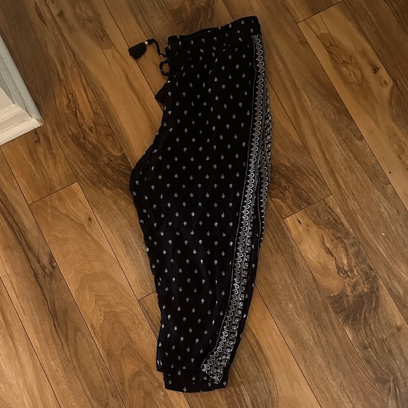 Old Navy Black Pants with White Paisley Design - Picture 1 of 4
